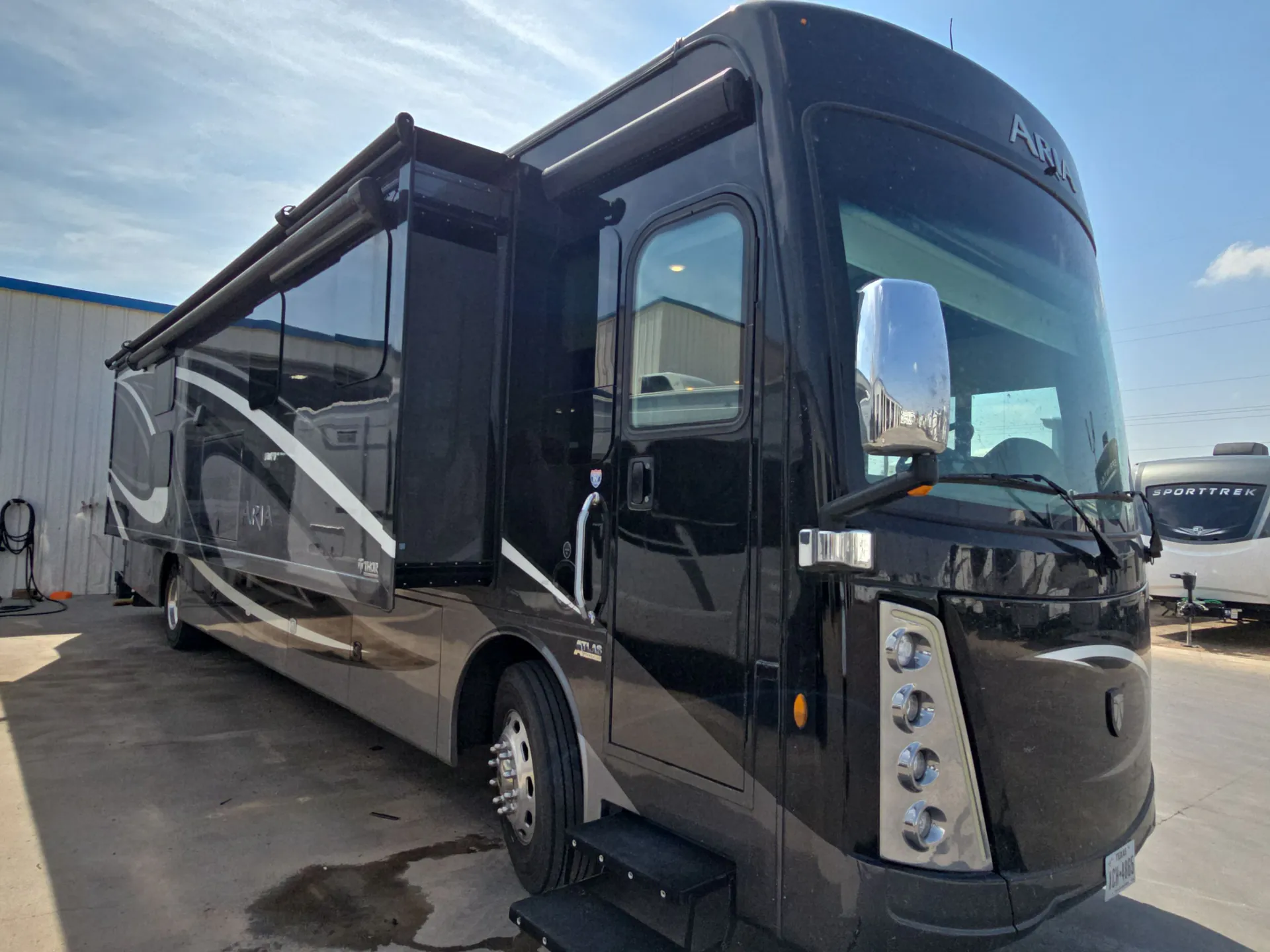 2021 Thor Motor Coach Aria 4000 - Photo 2