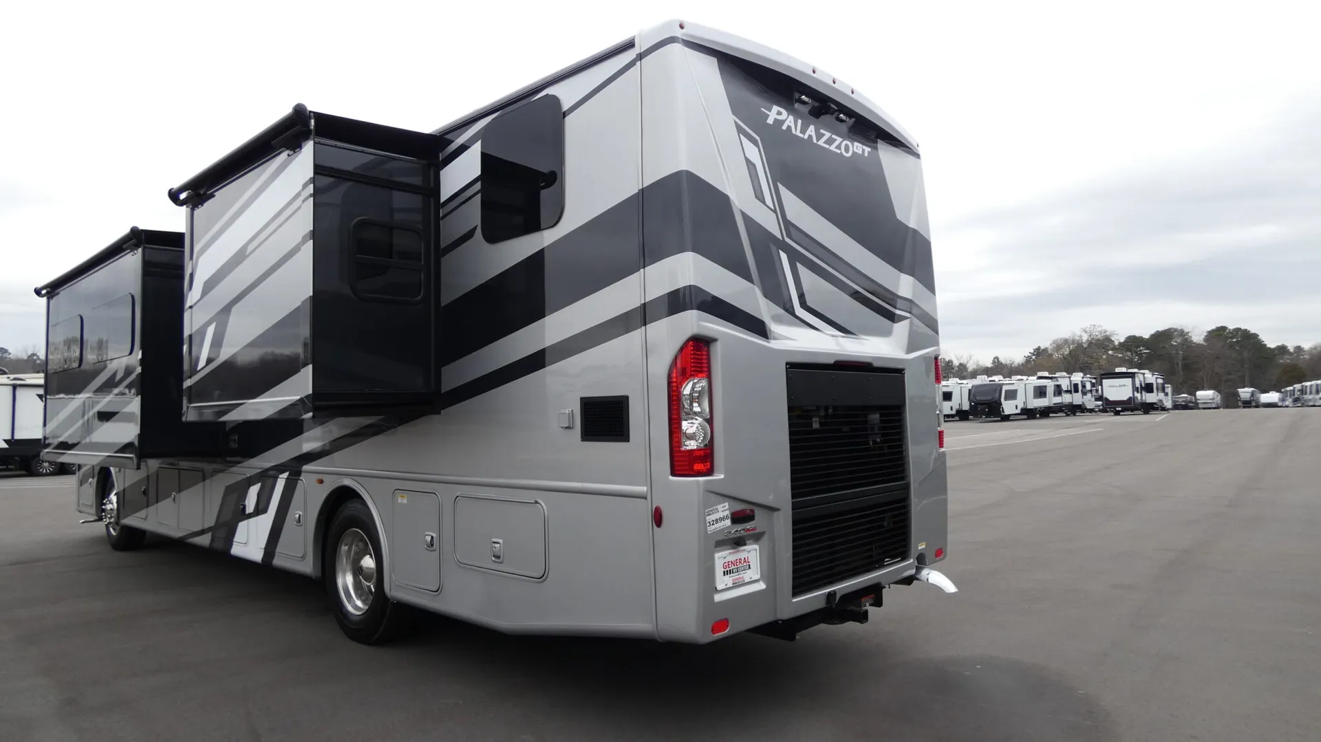 2026 Thor Motor Coach Palazzo GT 37.5 - Photo 4