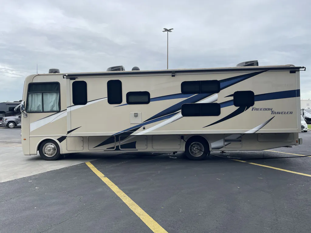 2022 Thor Motor Coach Freedom Traveler A32, Photos photo 5