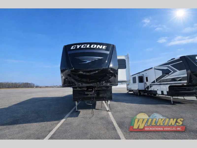2026 Heartland Cyclone 3914 - Photo 2