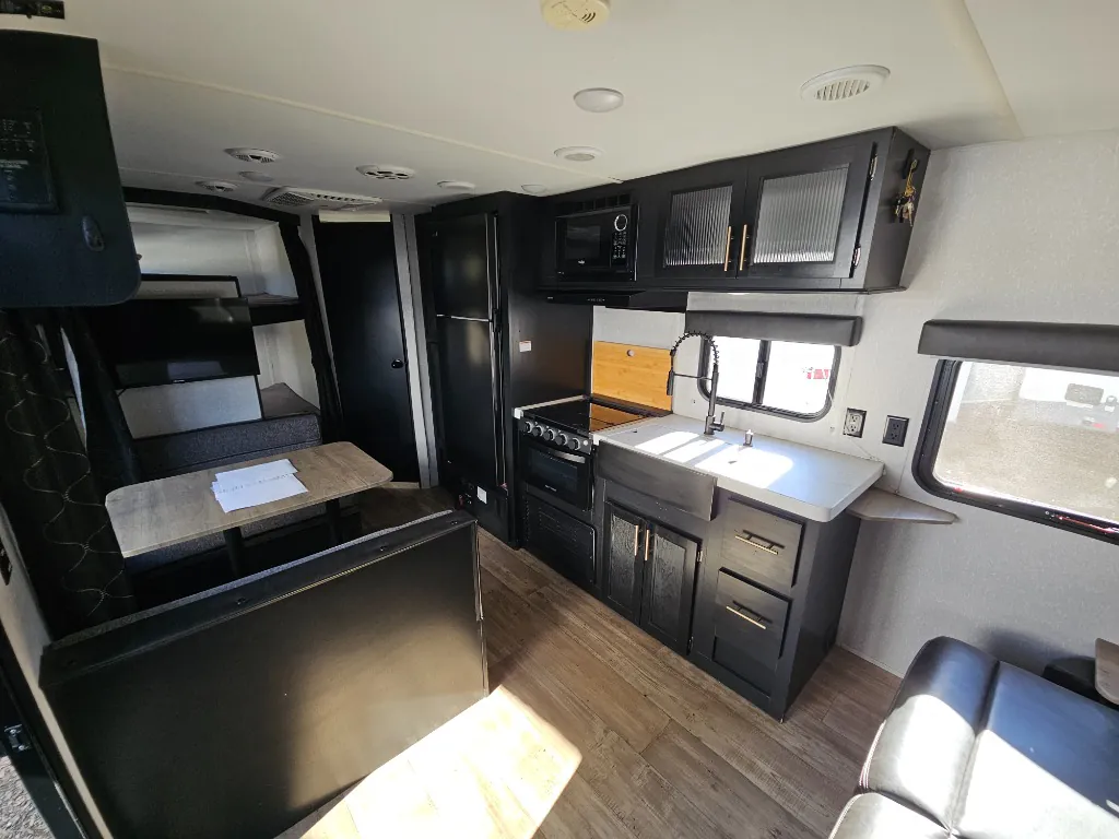 2022 Forest River Cherokee Grey Wolf 23MK — Photo 7