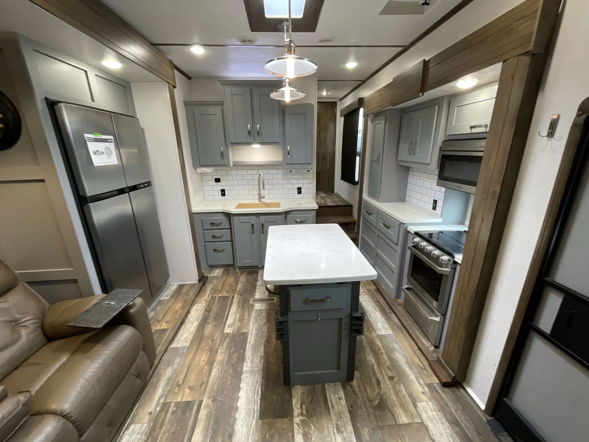 2020 Keystone Fuzion 427 — living area main