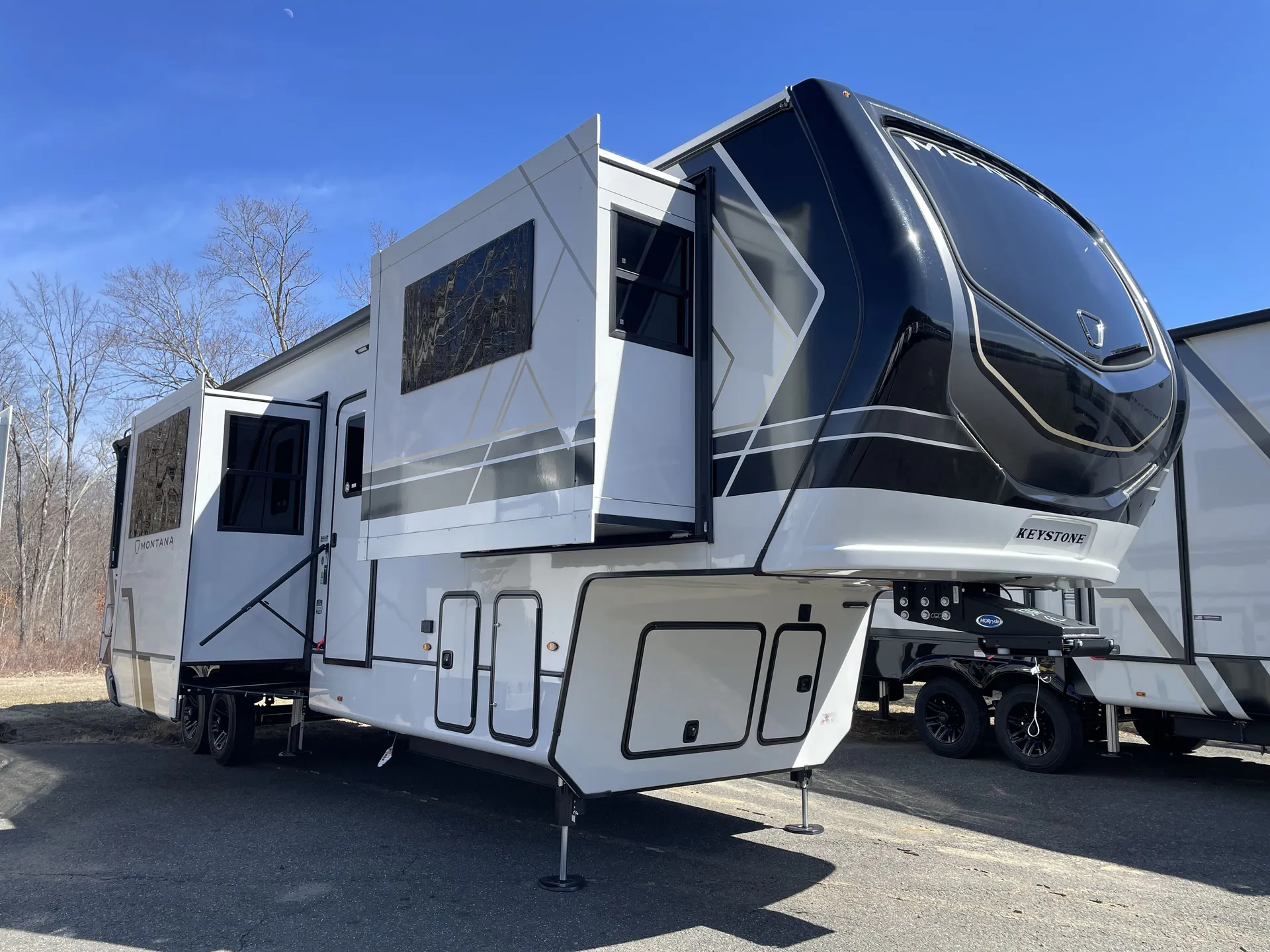 2026 Keystone Montana 3761FL - Photo 2