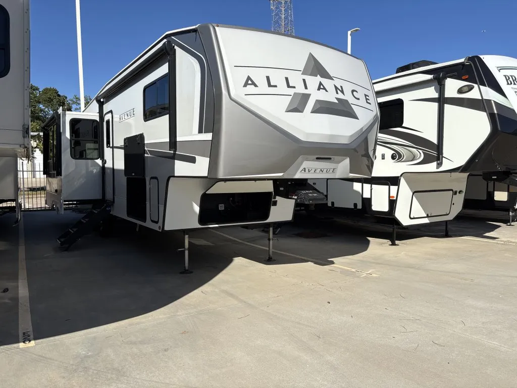 2024 Alliance RV Avenue 32RLS - Photo 3