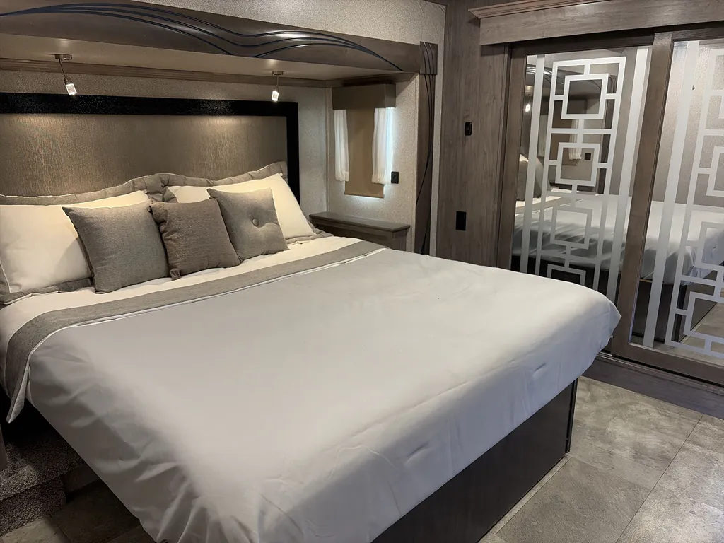 2020 Forest River Cedar Creek Champagne Edition 38EL, Photos photo 15