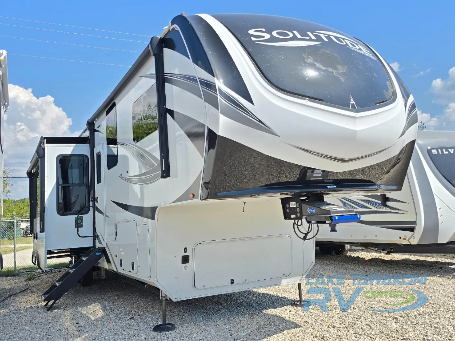 2023 Grand Design Solitude 391DL - Photo 3