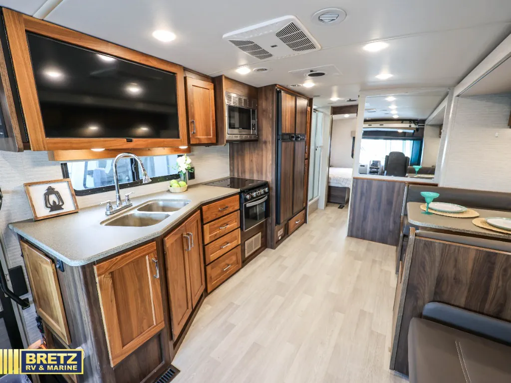 2021 Winnebago Sunstar 32M, Photos photo 11