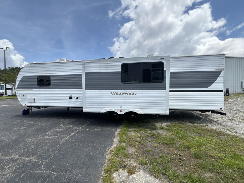 2026 Forest River Wildwood 300ICE, Photos photo 5