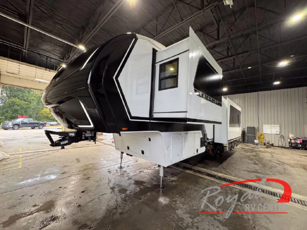 2026 Brinkley Model Z 3100, Photos photo 5