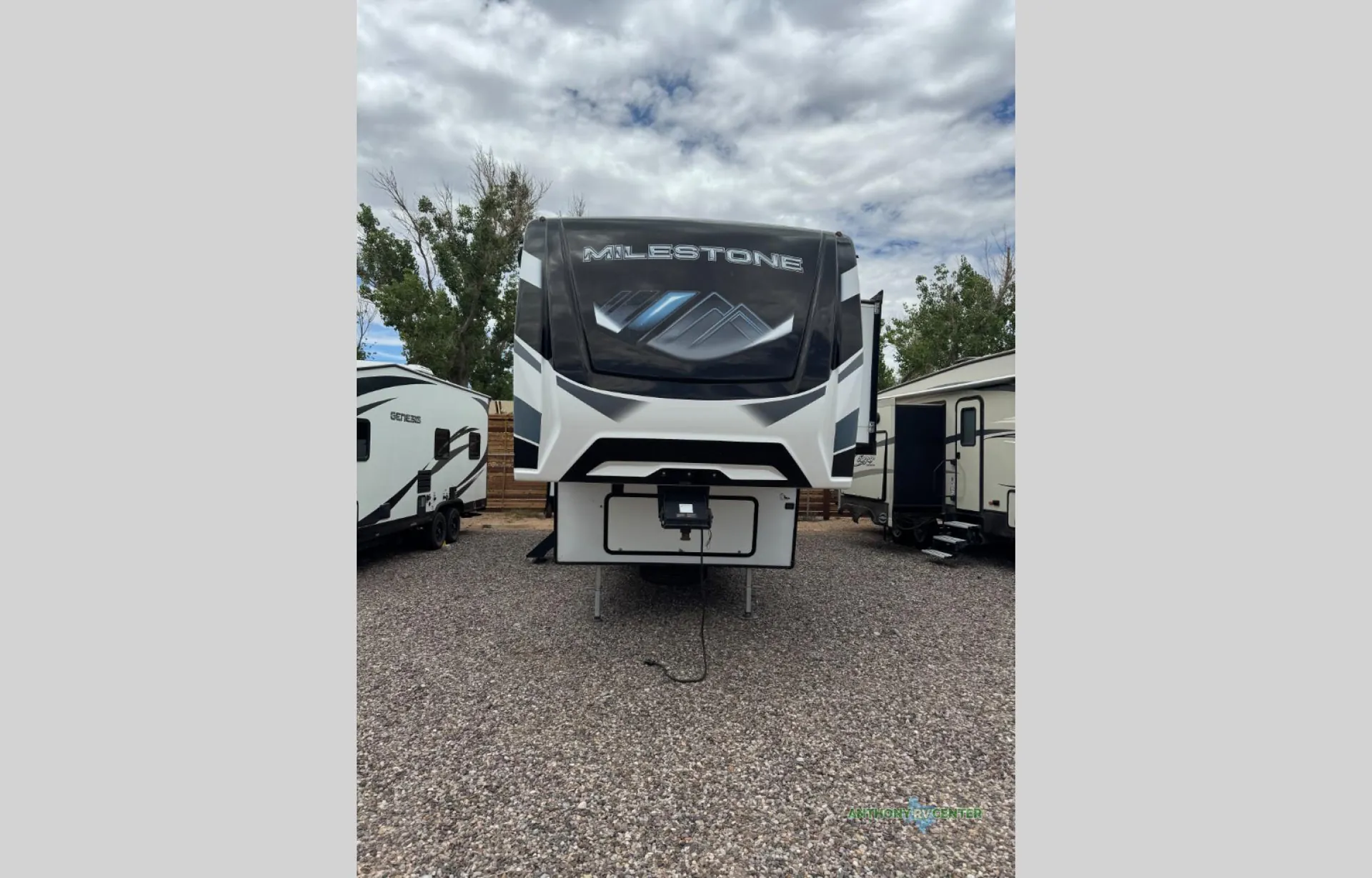 2022 Heartland Milestone 326RL - Photo 3