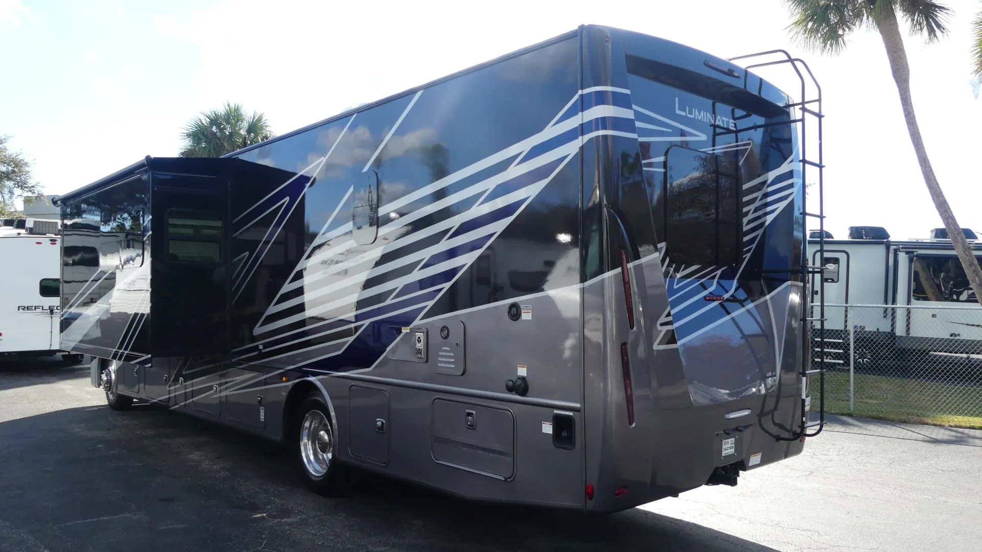 2026 Thor Motor Coach Luminate CC35 - Photo 4