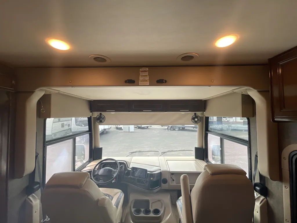 2020 Thor Motor Coach Challenger 35MQ, Photos photo 18