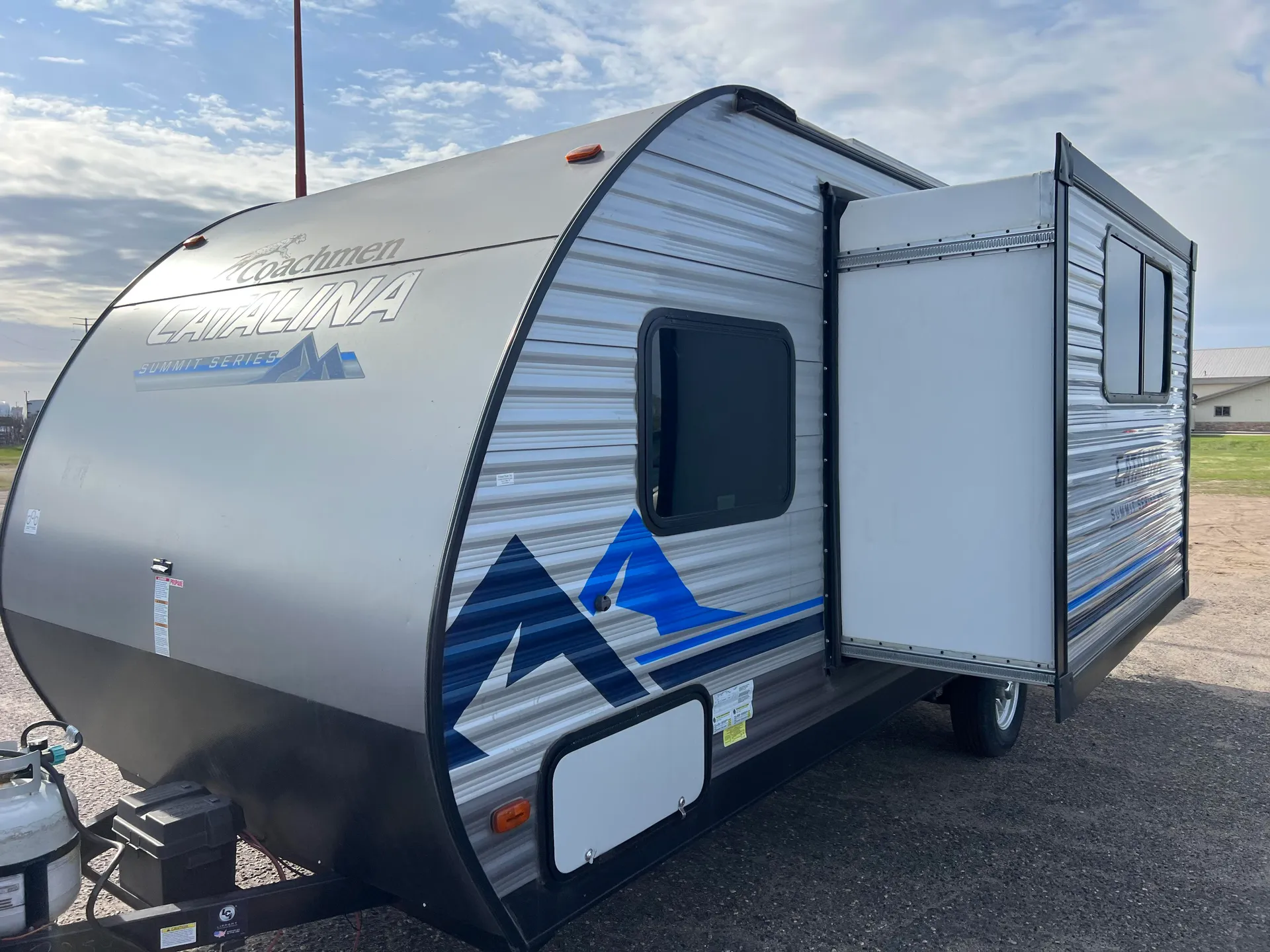 2022 Coachmen Catalina Summit 184BHS - Photo 4
