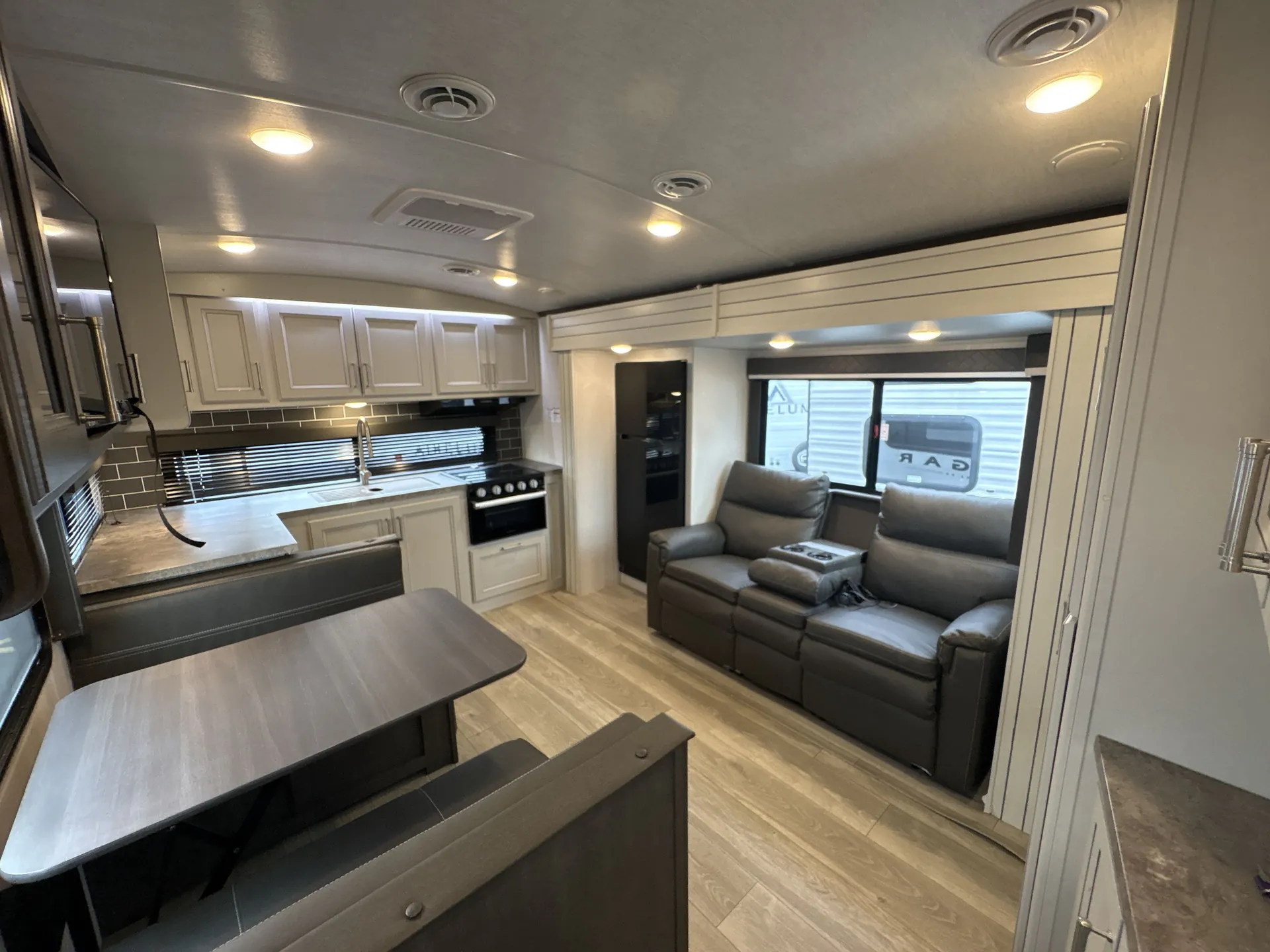 2024 Keystone Cougar Half-Ton 25MLE — living area main
