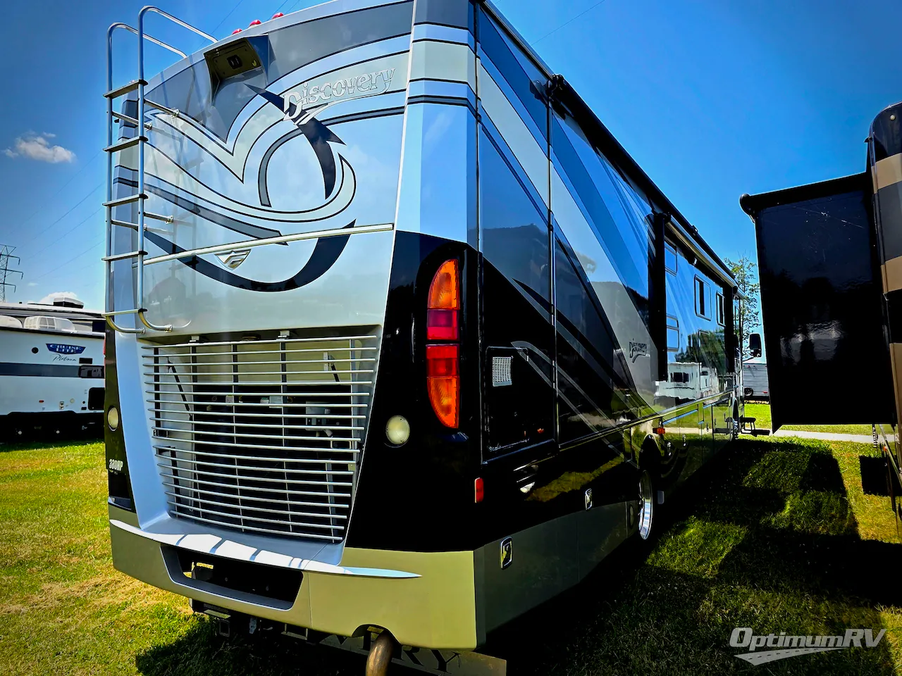 2012 Fleetwood Discovery 40G - Photo 3