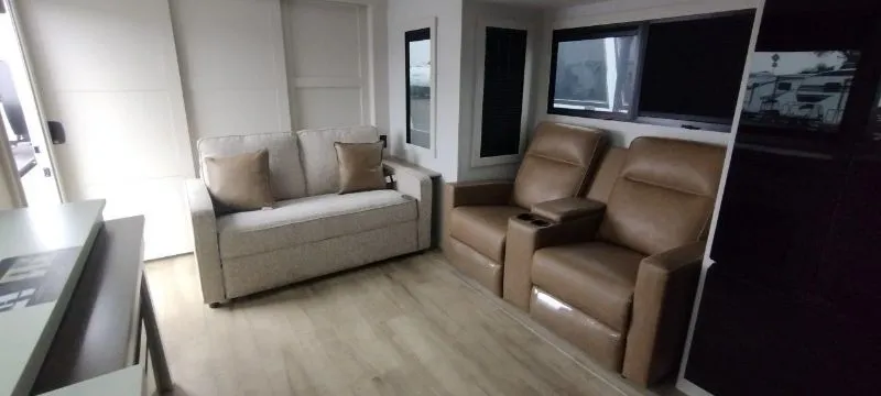 2026 Brinkley Model I 294, Photos photo 5