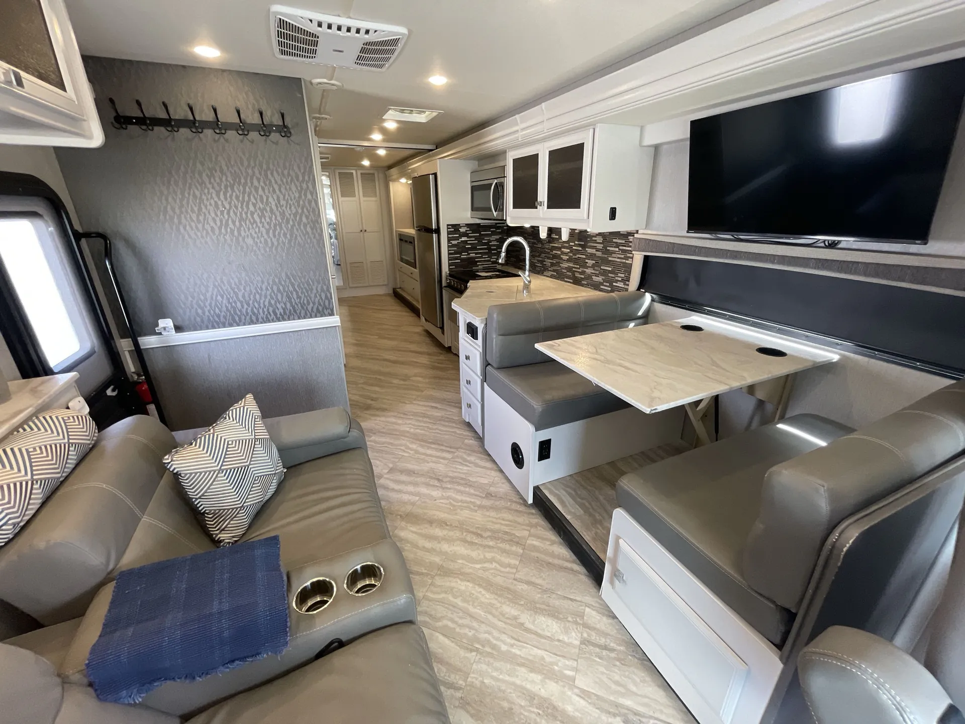 2021 Holiday Rambler Invicta 32RW — living area main