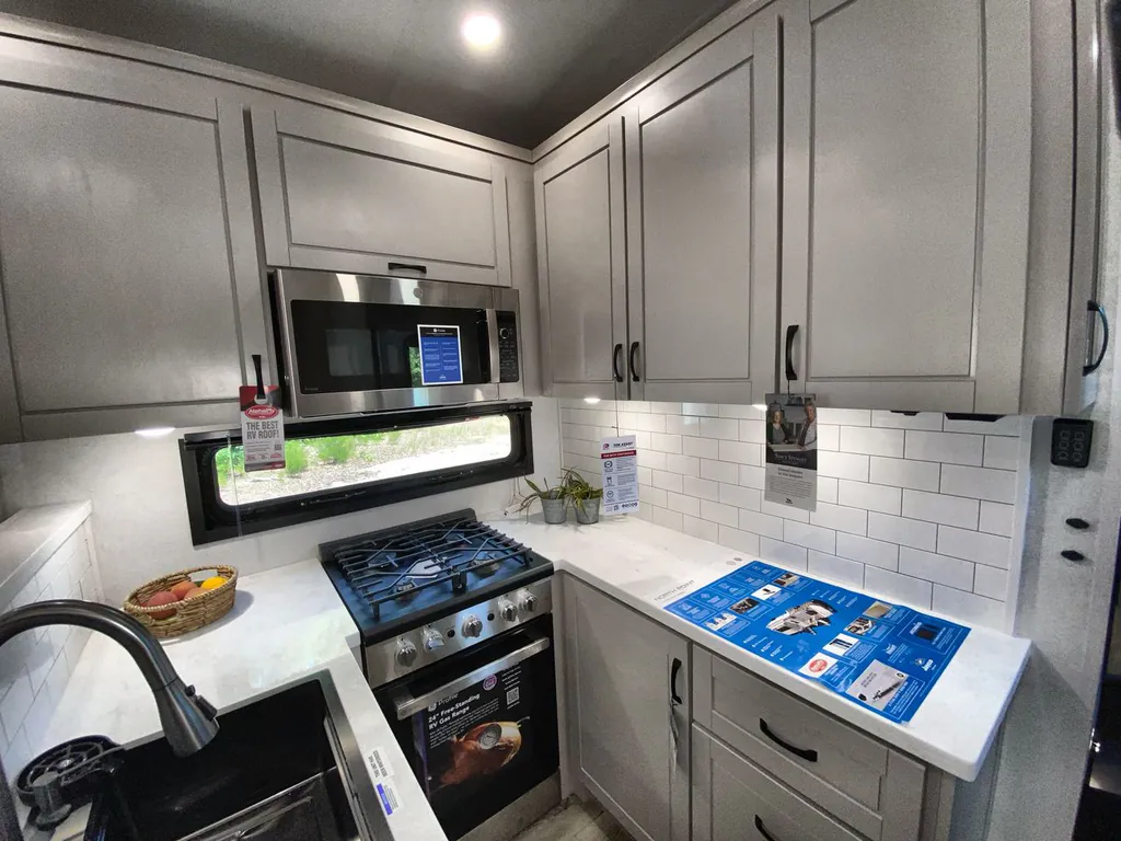 2026 Jayco North Point 395DSDB, Photos photo 22