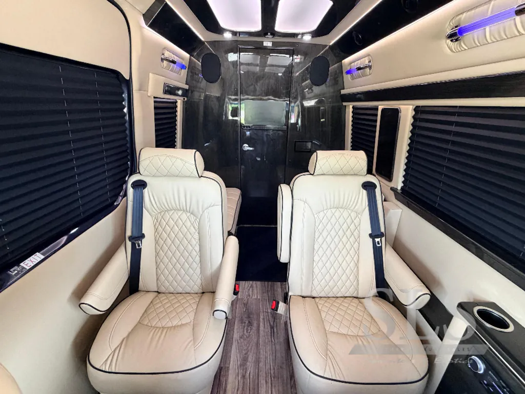 2024 Midwest Automotive Designs Luxe Cruiser D4, Photos photo 21