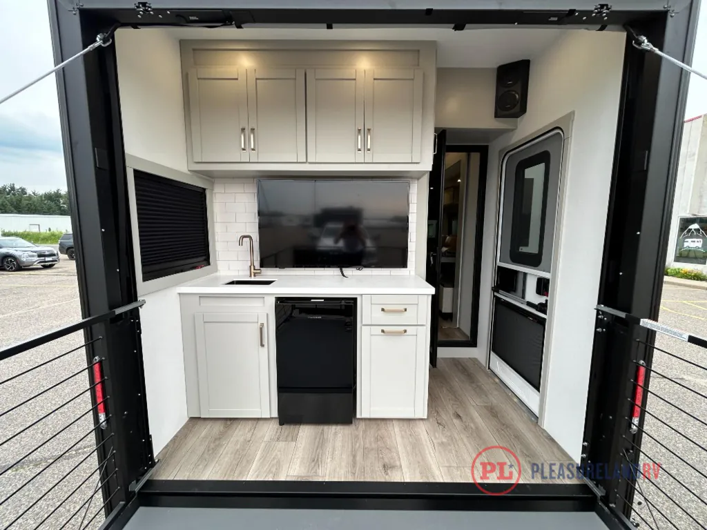 2026 Brinkley Model Z 3420, Photos photo 7