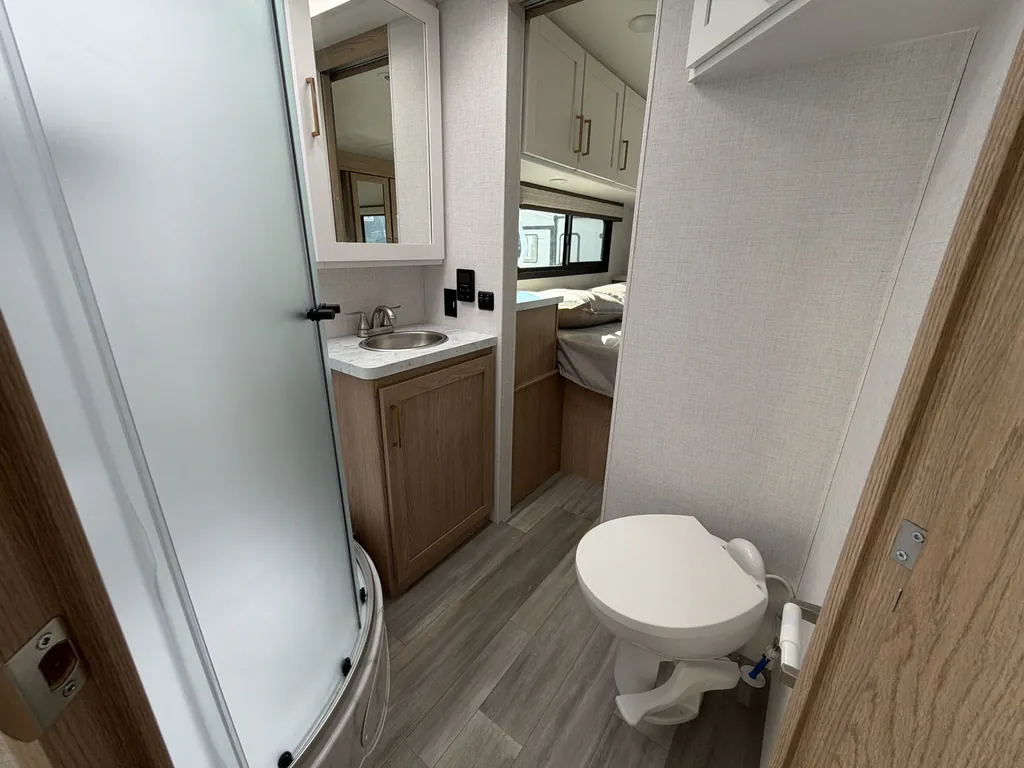 2027 Thor Motor Coach Freedom Elite 31FE, Photos photo 17