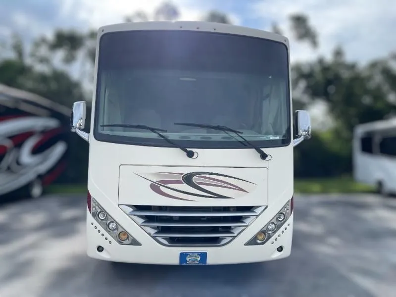 2019 Thor Motor Coach Hurricane 29M - Photo 3