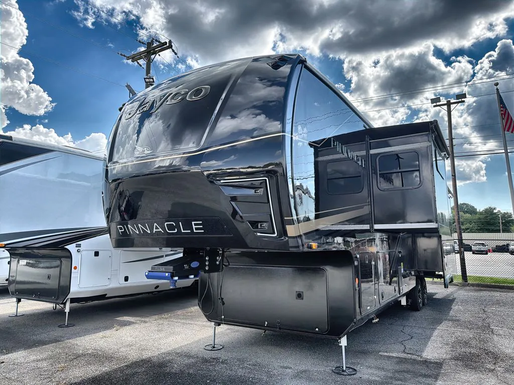 2027 Jayco Pinnacle 36FBTS, Photos photo 7
