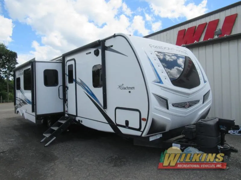 2021 Coachmen Freedom Express Liberty Edition 326BHDSLE - Photo 2