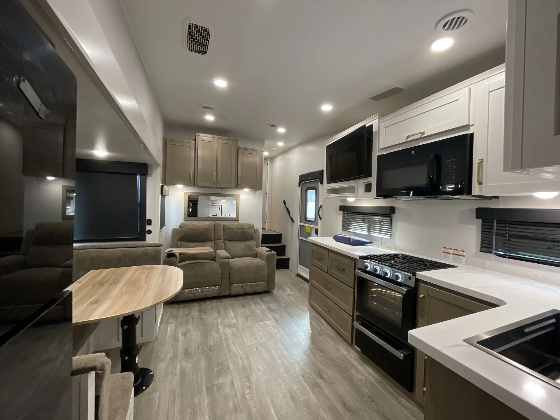 2026 Jayco Eagle HT 31QCD — living area main