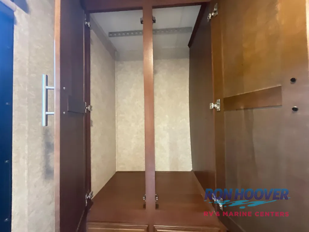 2015 Forest River RV Georgetown 335DS, Photos photo 21