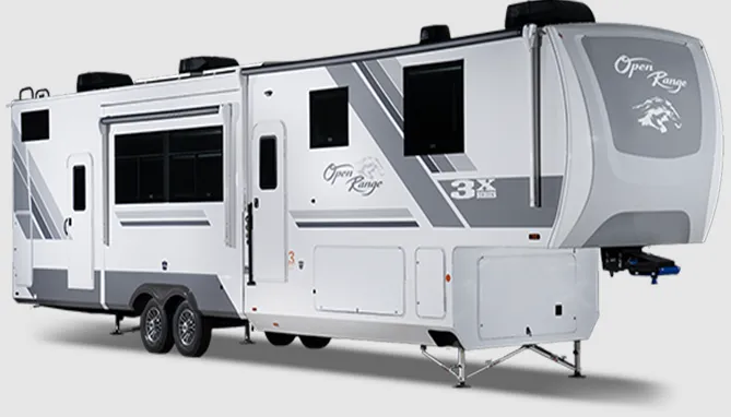 Highland Ridge Silverstar Light Duty 244RLS exterior