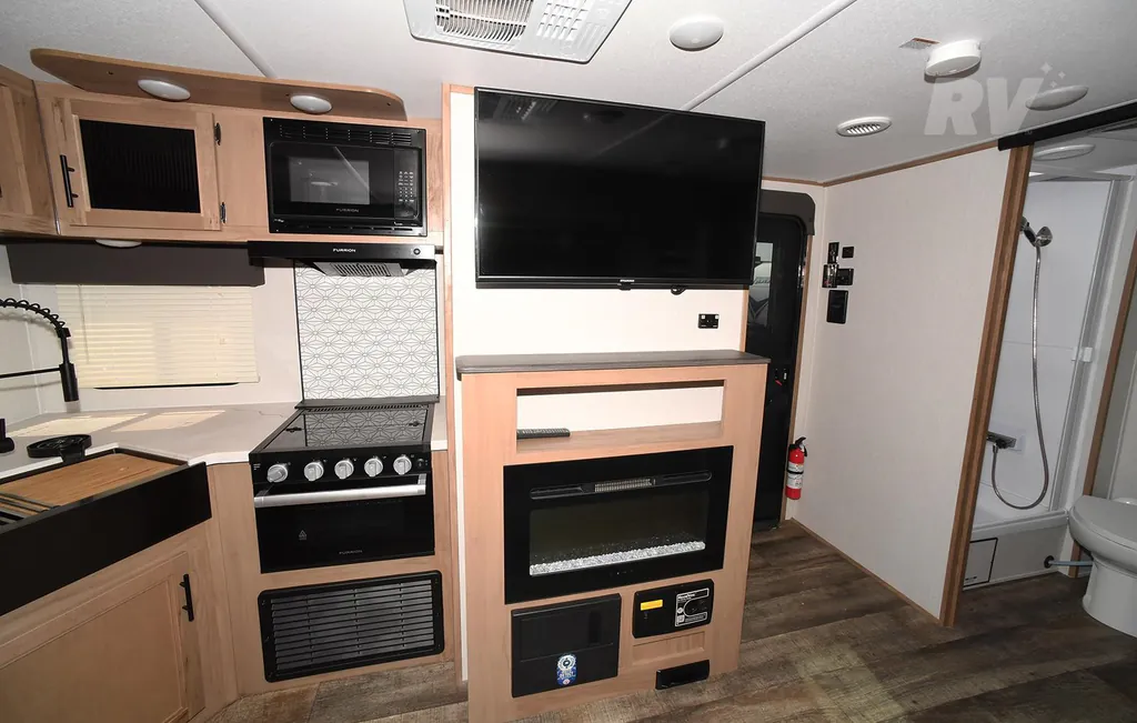 2024 Forest River Cherokee Alpha Wolf 22SW, Photos photo 13