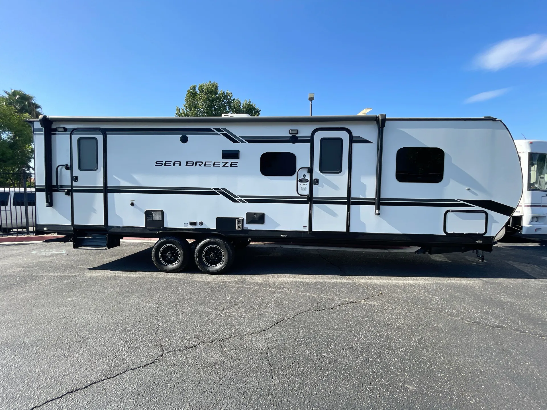 2024 Genesis Supreme Seabreeze 27BHS — campside