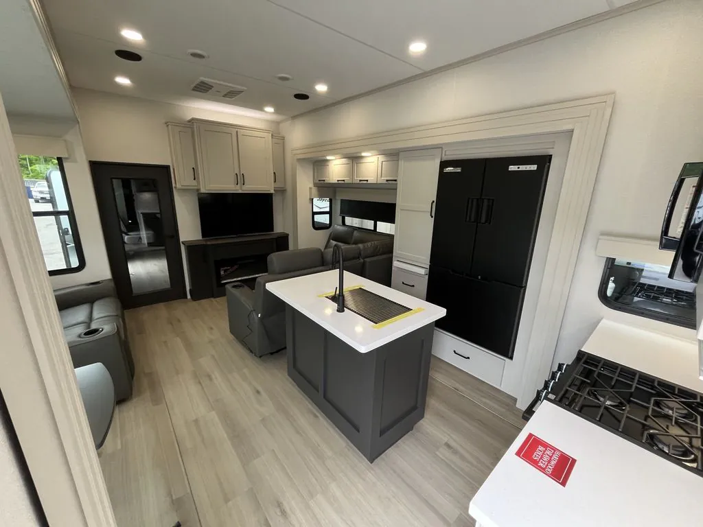 2026 Grand Design Momentum G-Class 394G - Photo 4