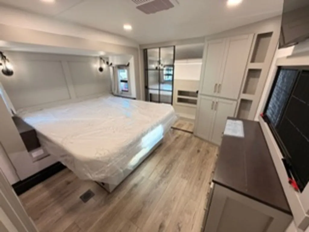 2026 Brinkley Model Z 3600, Photos photo 38