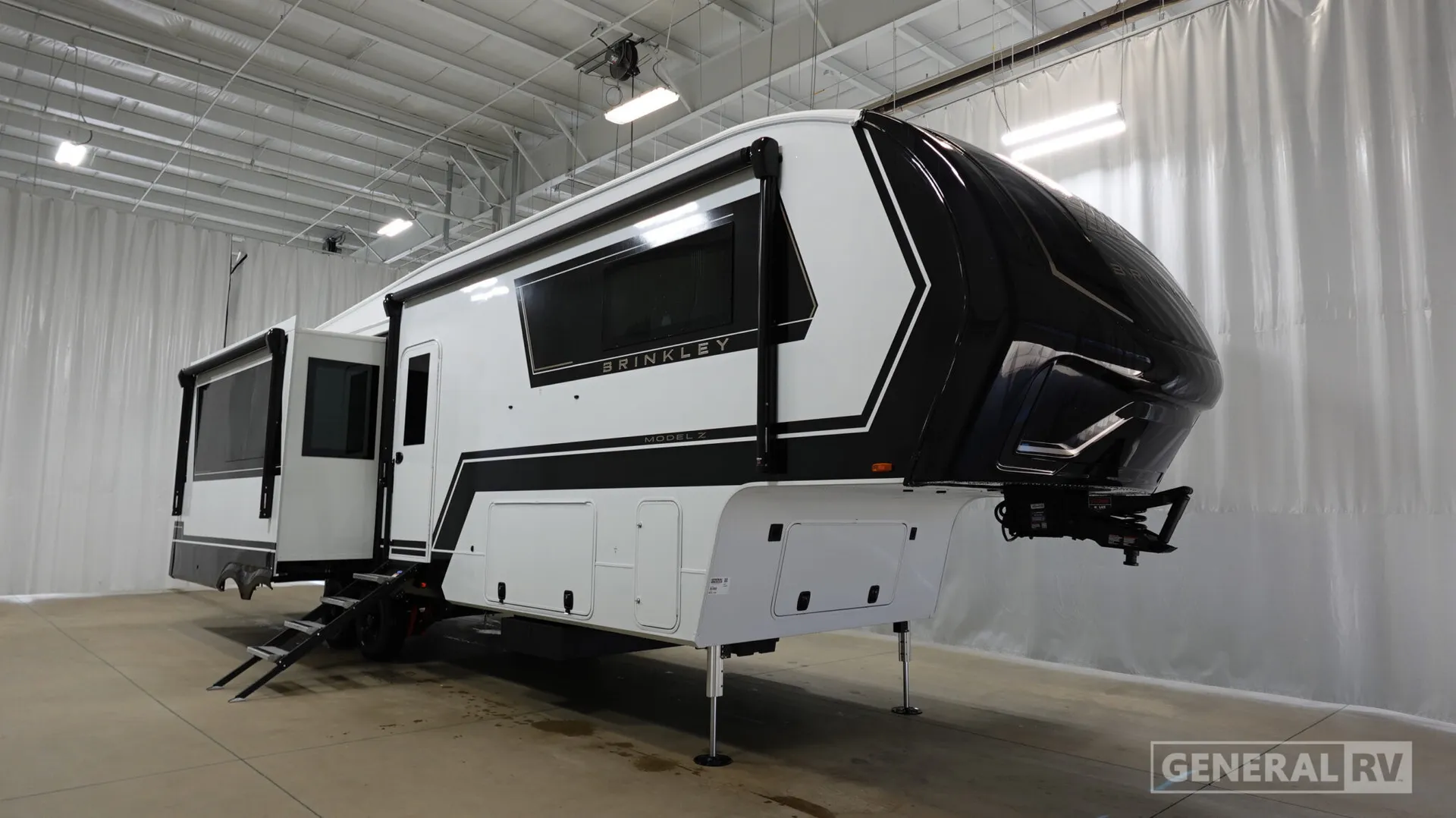 2027 Brinkley Model Z 3200 - Photo 2