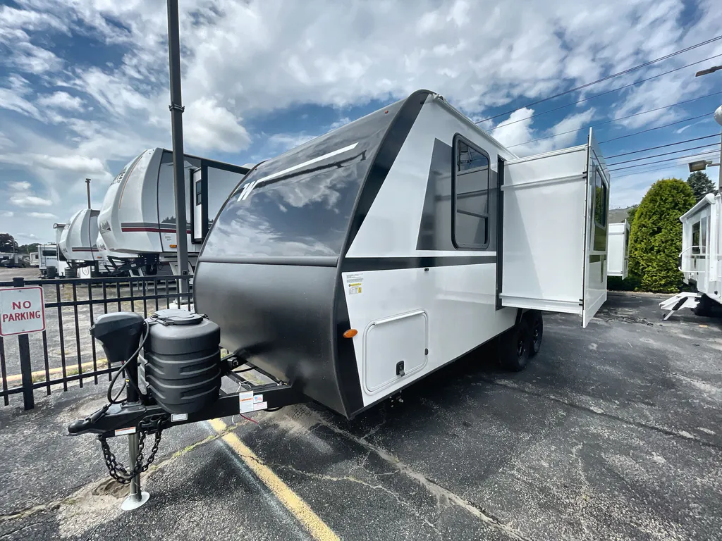 2027 Winnebago Micro Minnie 2108DS, Photos photo 7
