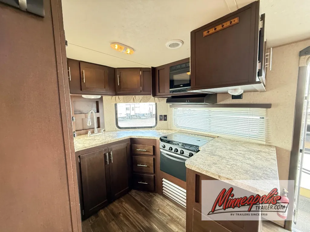 2016 Forest River Cherokee 274VFK, Photos photo 7