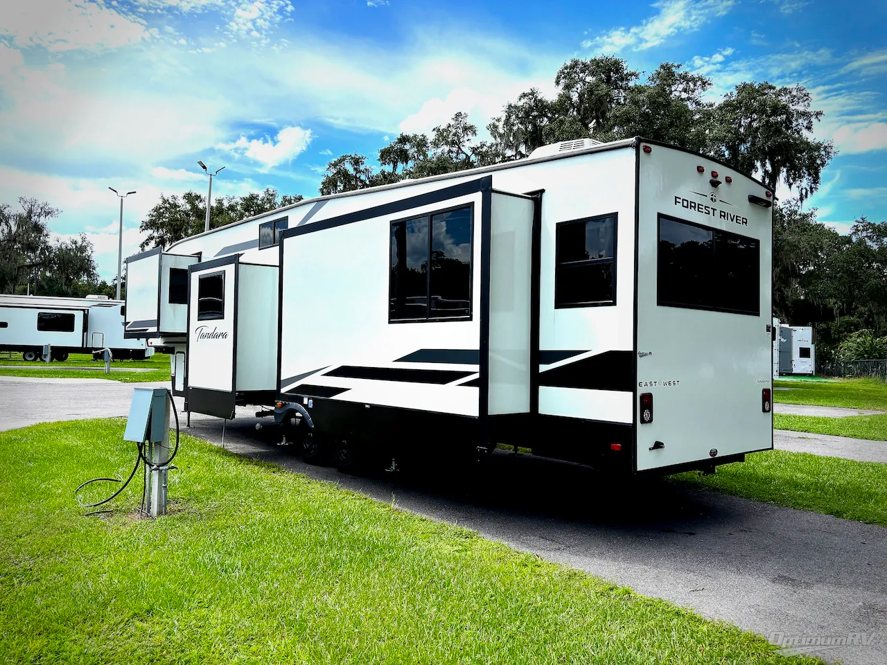 2025 East to West Tandara 386MB-OK - Photo 4