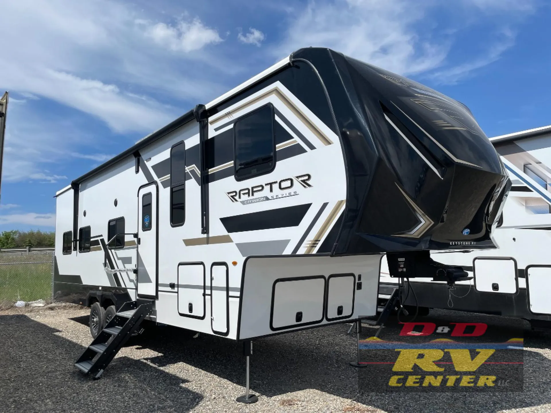 2025 Keystone Carbon 310 - Photo 2
