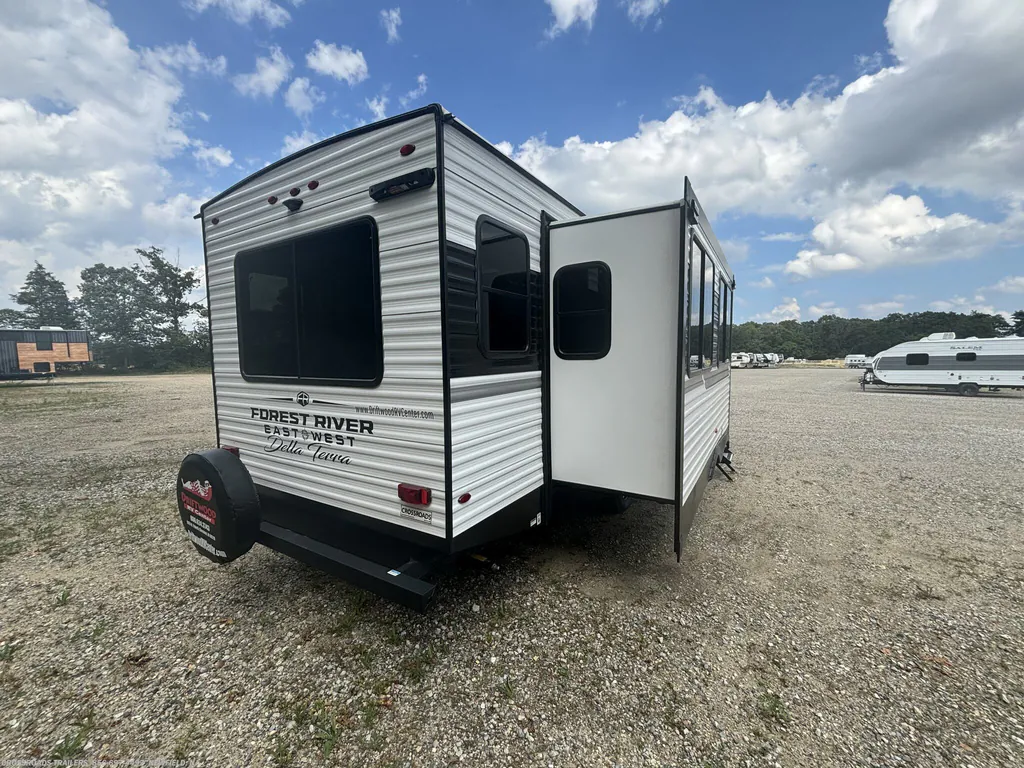2025 East to West Della Terra 272RL, Photos photo 7