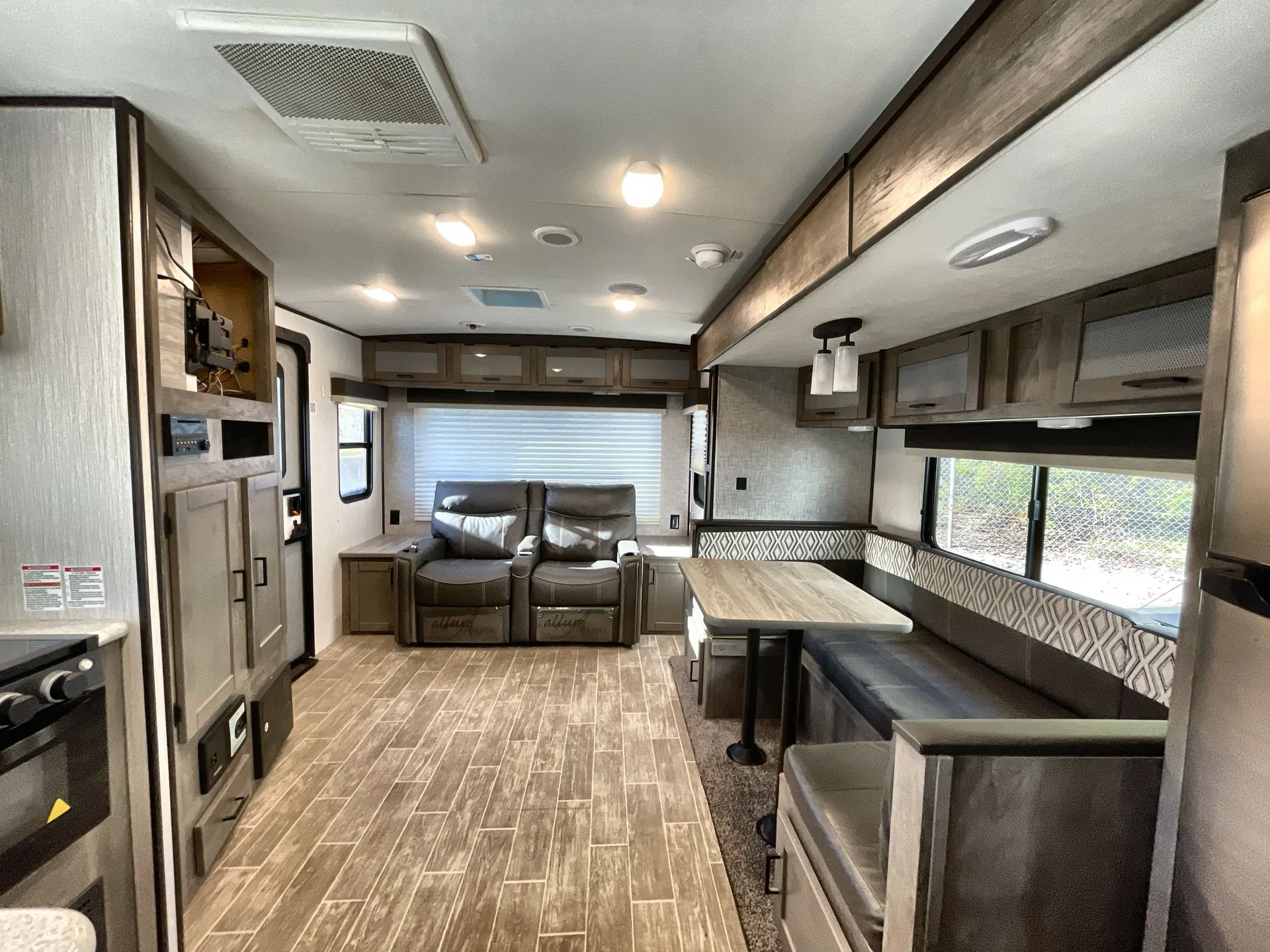 2021 Heartland Wilderness 2500 RL — living area main