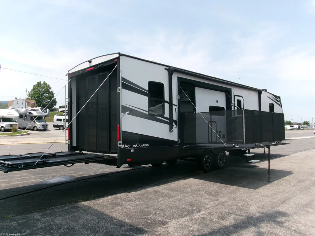 2023 Forest River XLR Hyperlite 3412, Photos photo 8