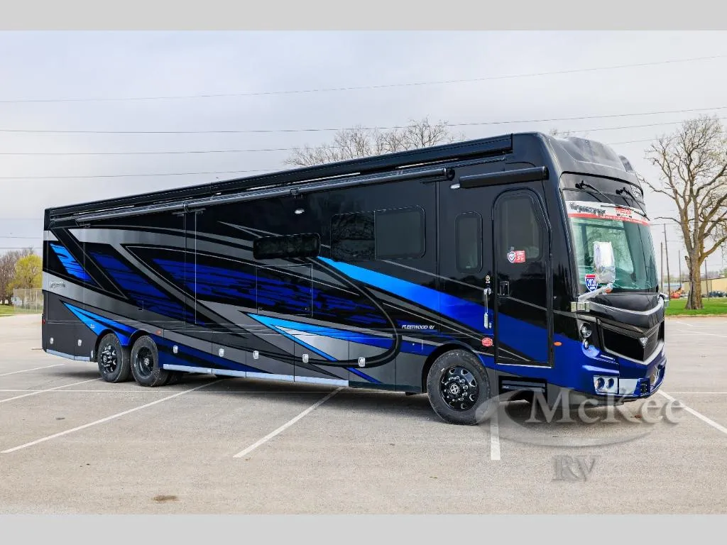 2026 Fleetwood Discovery LXE 44B - Photo 2