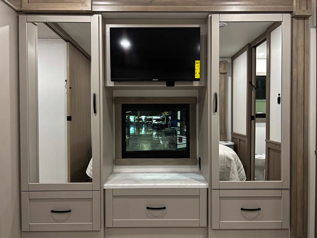 2027 Entegra Coach Vision XL 36C, Photos photo 24