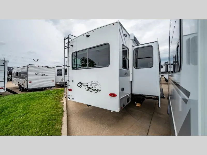 2026 Highland Ridge RV Roamer 29RLTS - Photo 2