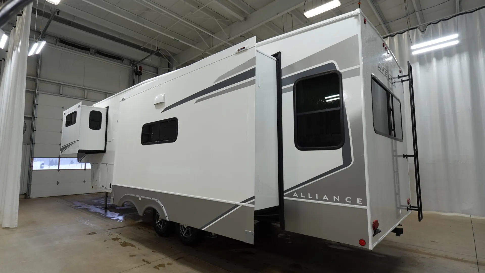 2026 Alliance RV Avenue 32RLS - Photo 4