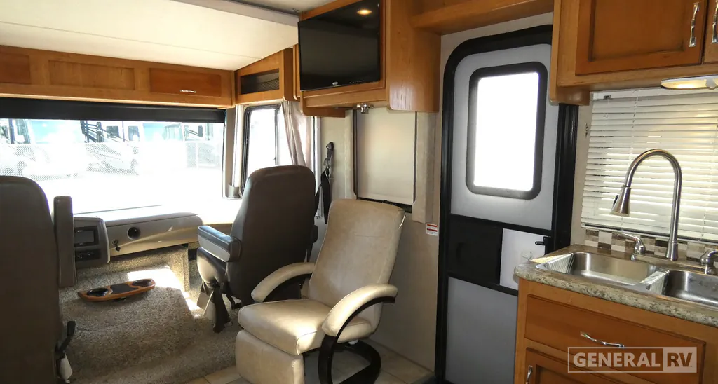 2016 Fleetwood Flair 26D, Photos photo 15
