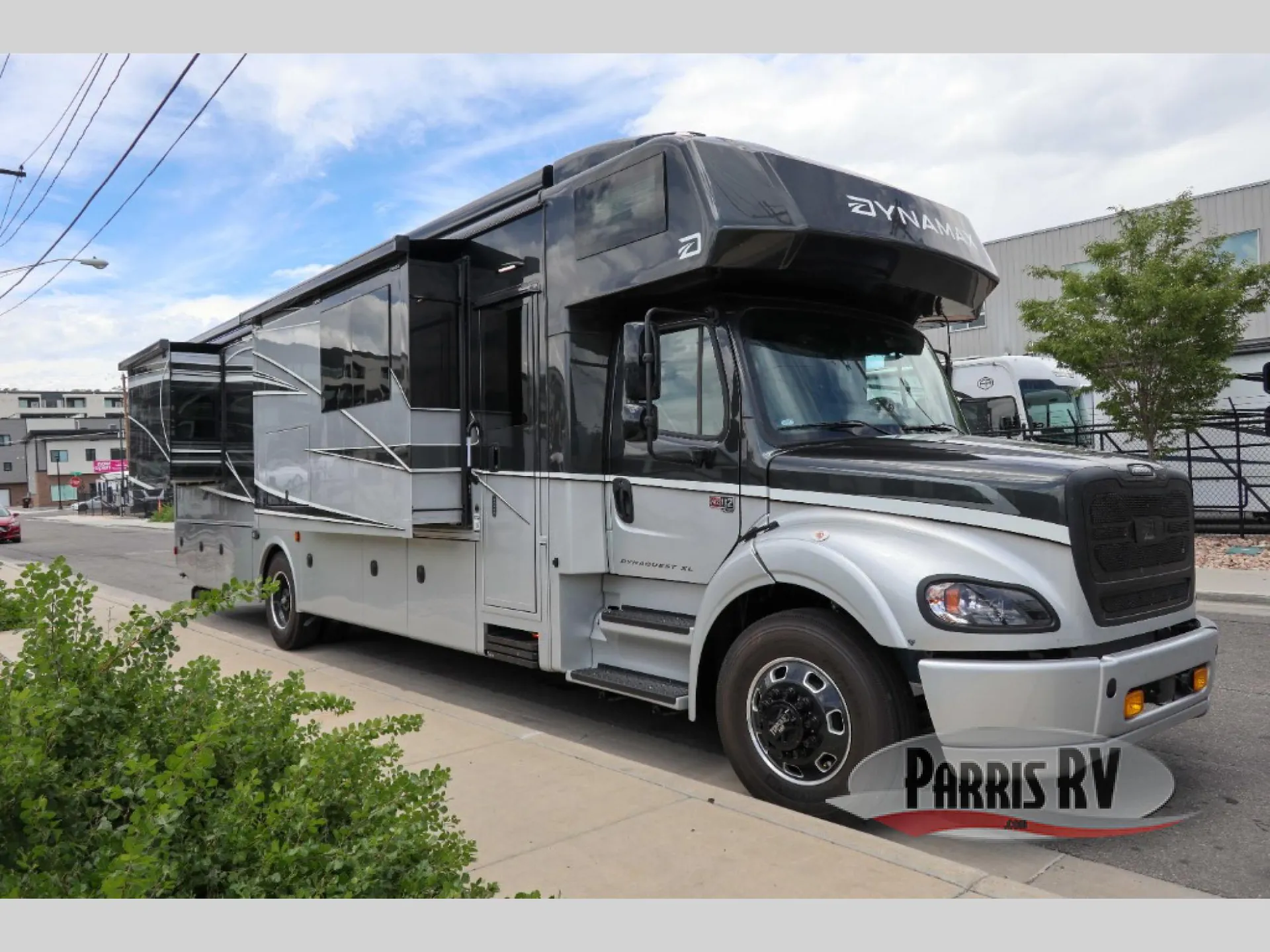 2027 Dynamax Corp DynaQuest XL 3801TS dealer photo 1 from Parris RV