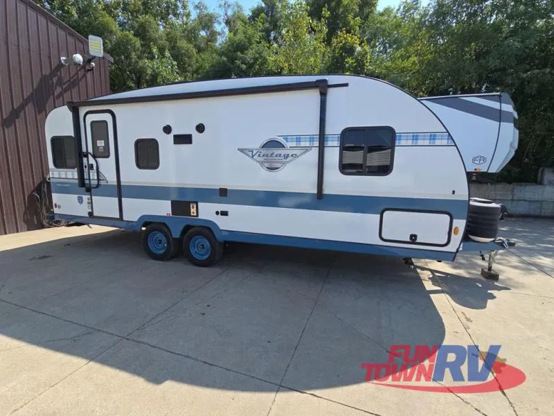 2025 Gulf Stream RV Vintage Yellowstone 23RSS - Photo 4